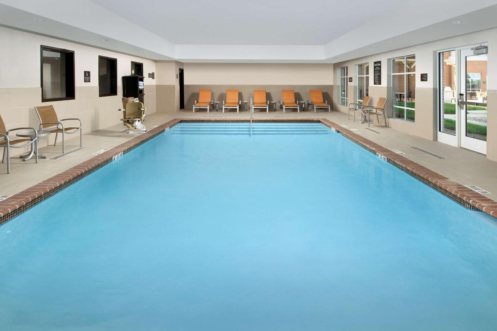 Homewood Suites By Hilton Kansas City Speedway Εξωτερικό φωτογραφία