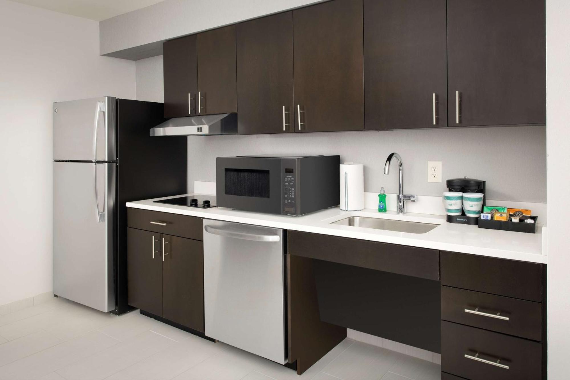 Homewood Suites By Hilton Kansas City Speedway Εξωτερικό φωτογραφία