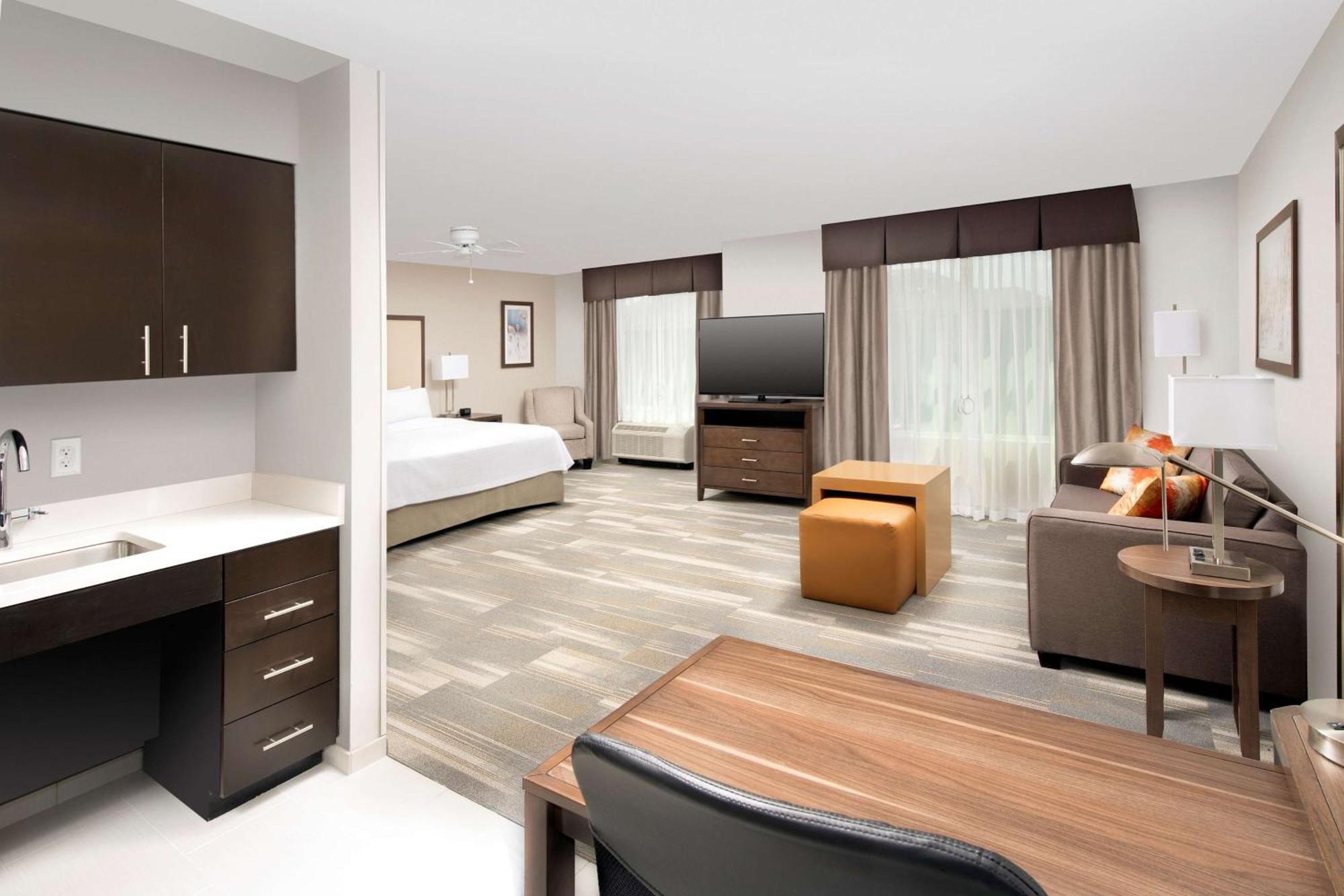Homewood Suites By Hilton Kansas City Speedway Εξωτερικό φωτογραφία
