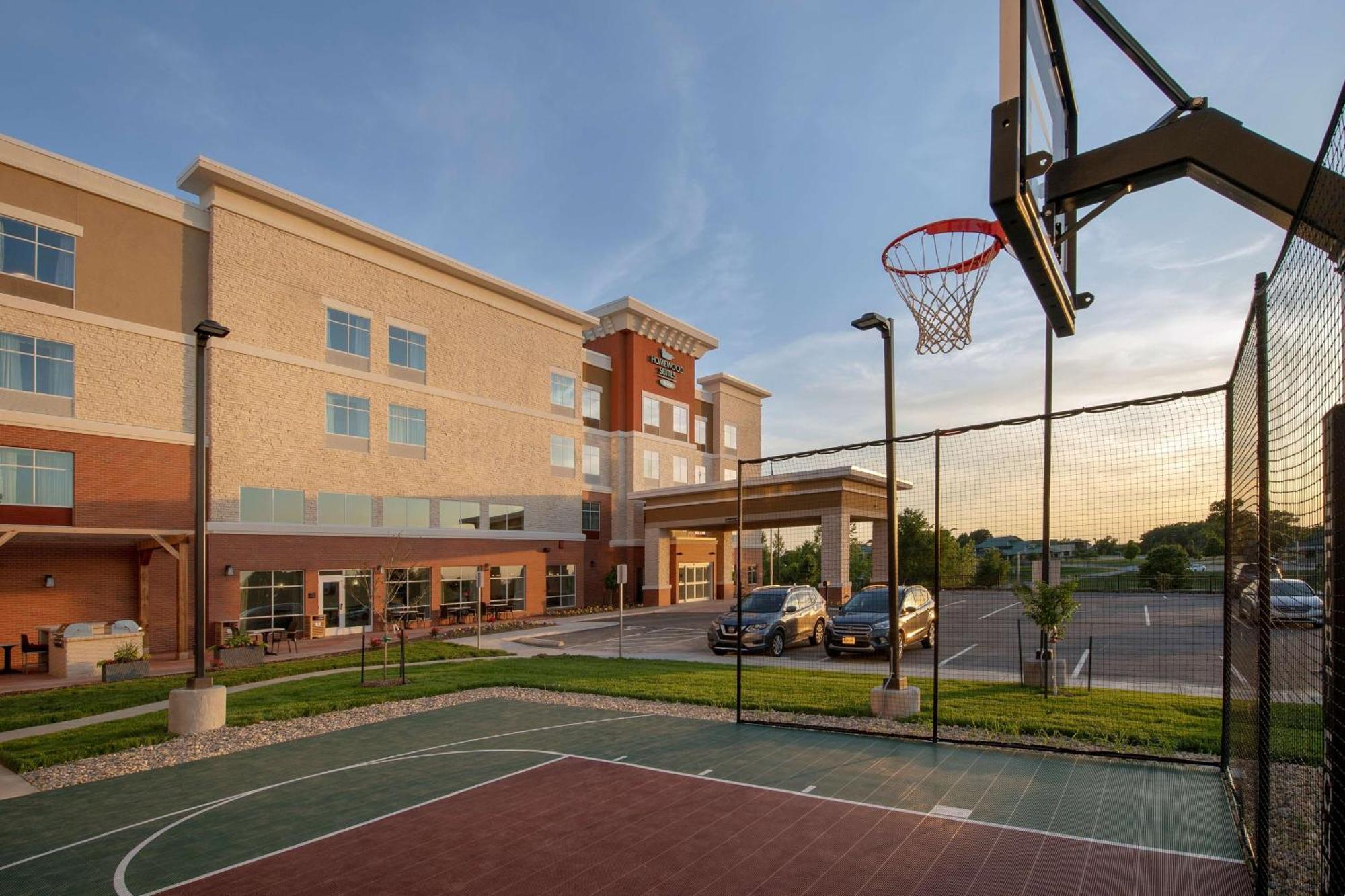 Homewood Suites By Hilton Kansas City Speedway Εξωτερικό φωτογραφία
