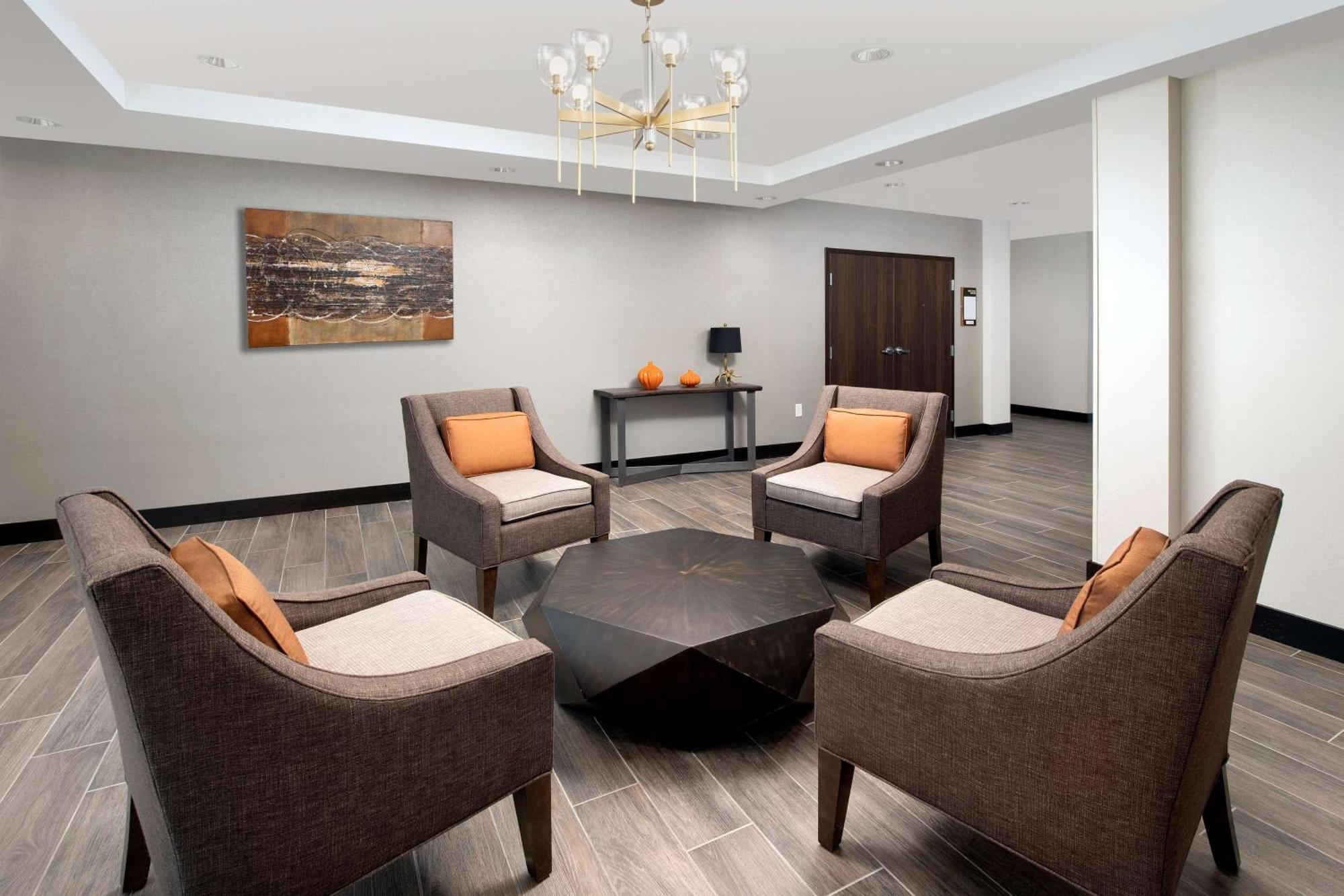 Homewood Suites By Hilton Kansas City Speedway Εξωτερικό φωτογραφία