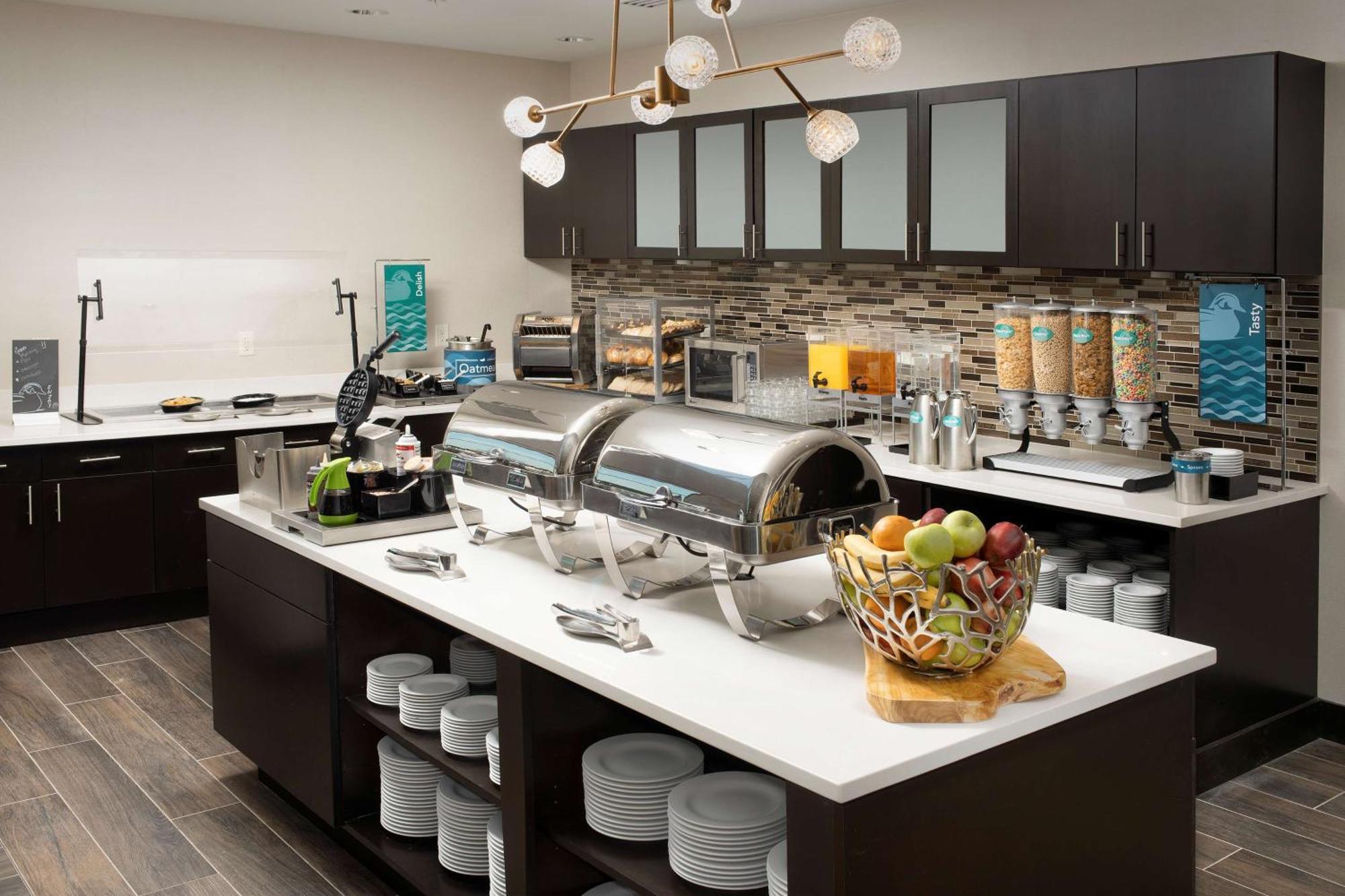 Homewood Suites By Hilton Kansas City Speedway Εξωτερικό φωτογραφία
