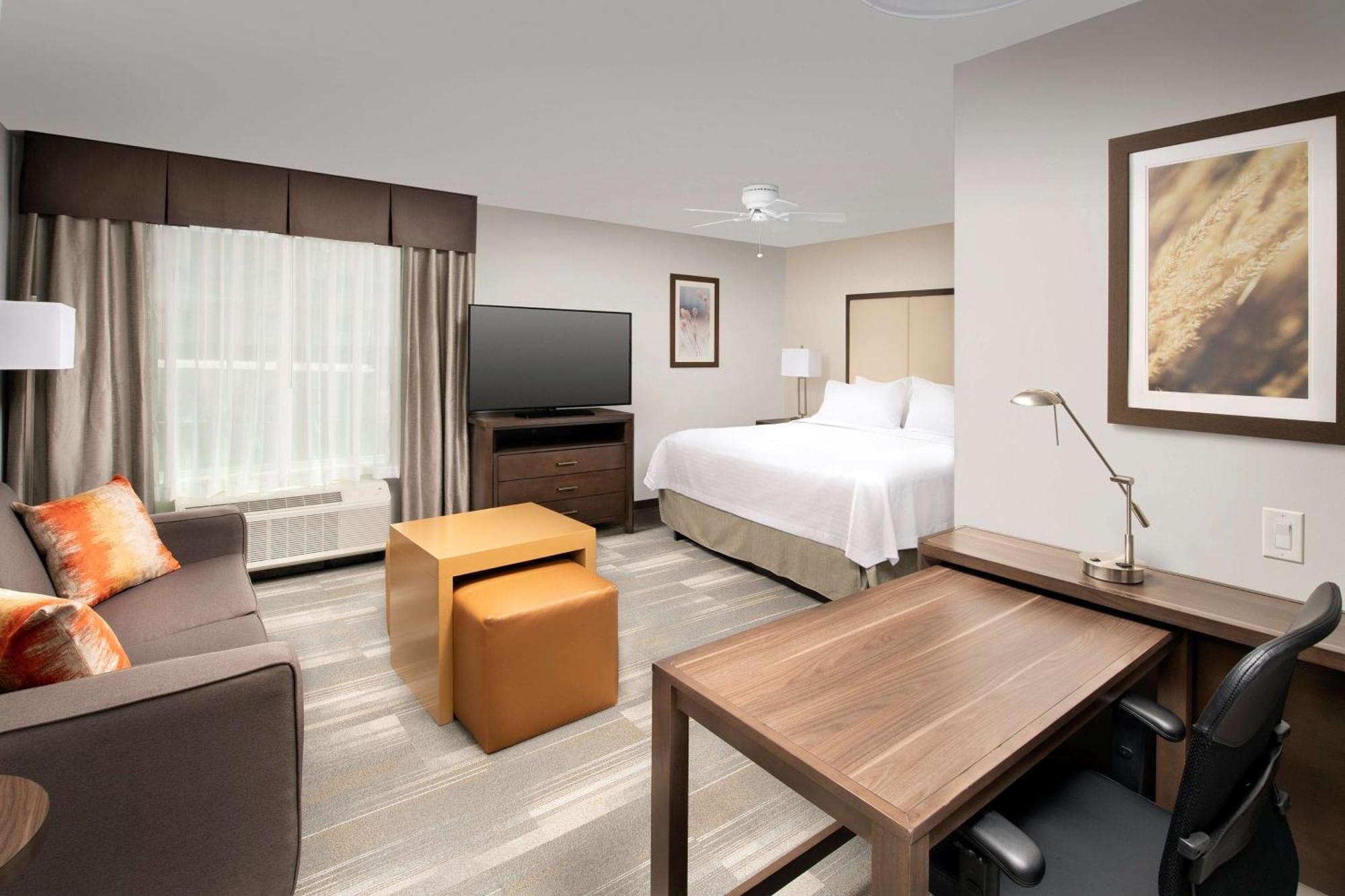 Homewood Suites By Hilton Kansas City Speedway Εξωτερικό φωτογραφία