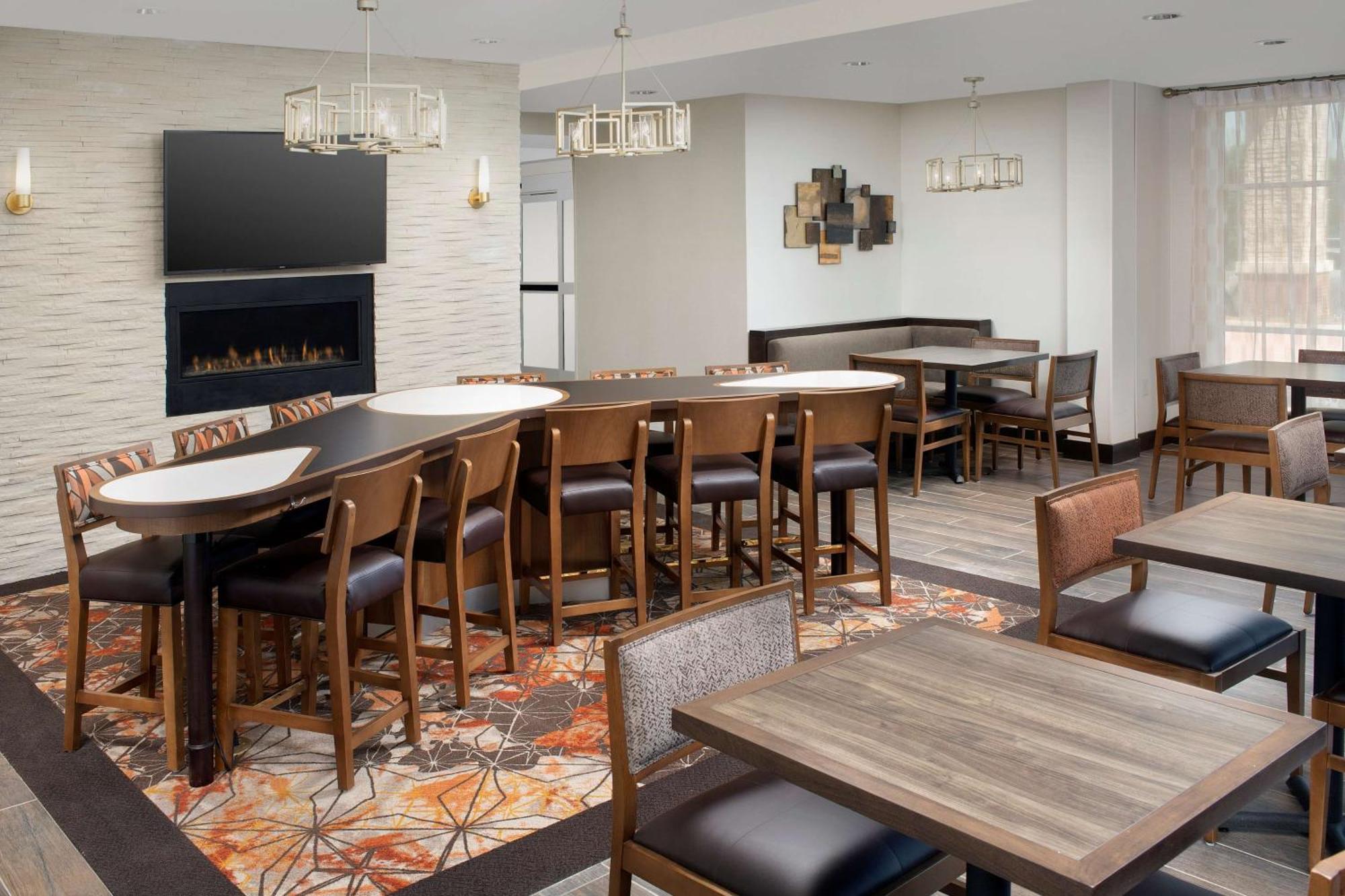 Homewood Suites By Hilton Kansas City Speedway Εξωτερικό φωτογραφία