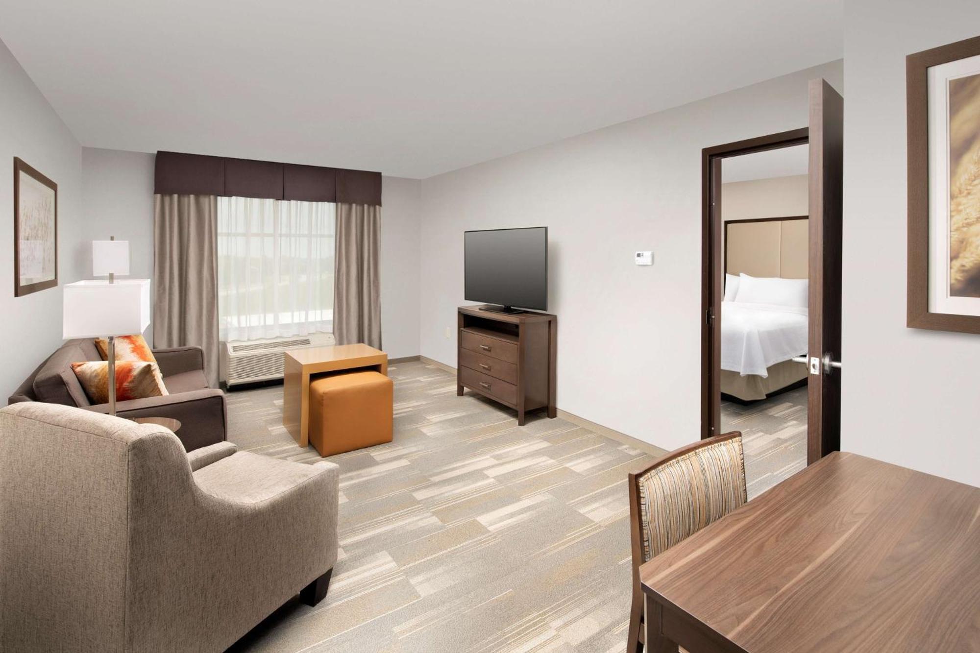 Homewood Suites By Hilton Kansas City Speedway Εξωτερικό φωτογραφία