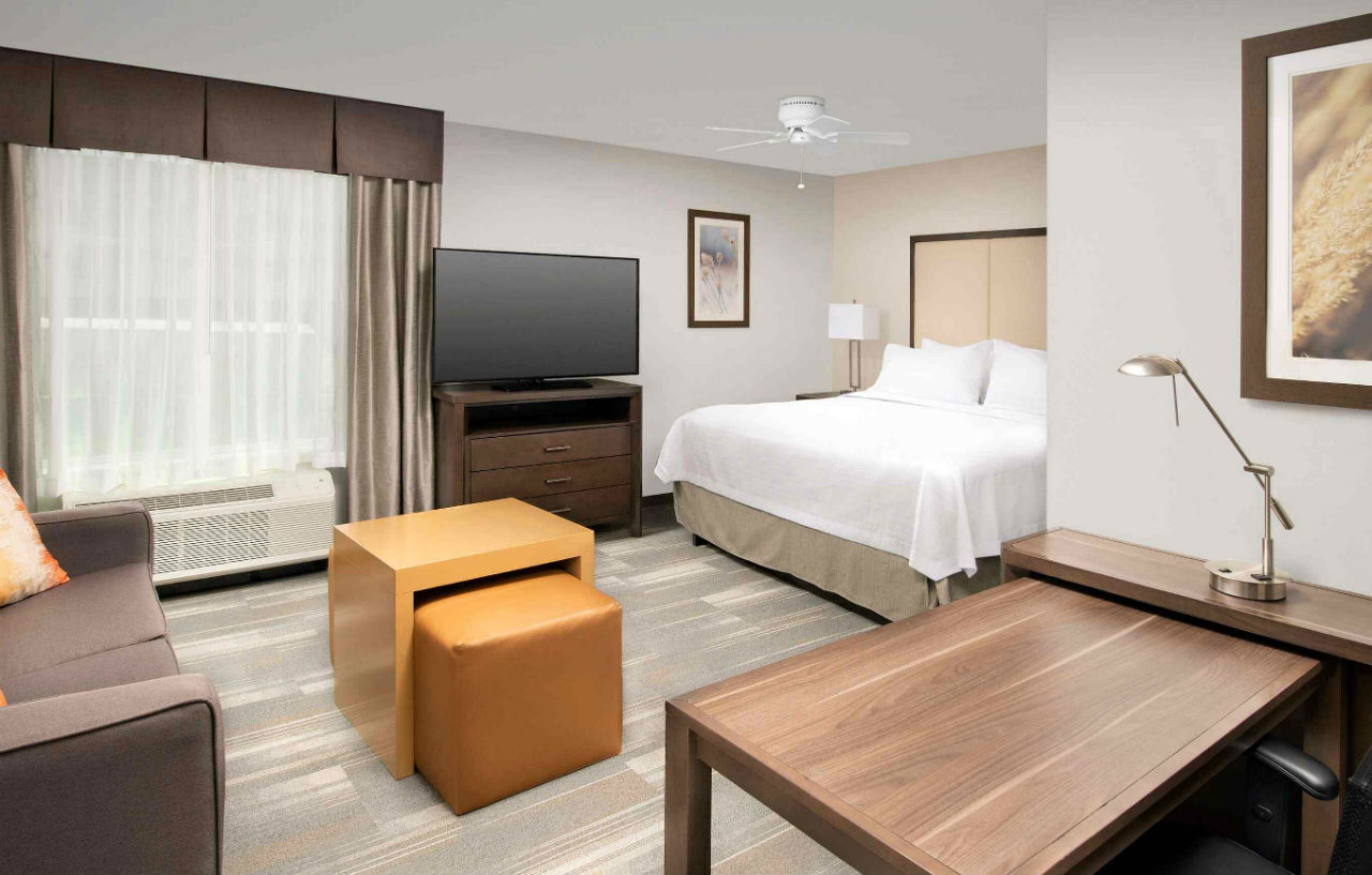 Homewood Suites By Hilton Kansas City Speedway Εξωτερικό φωτογραφία